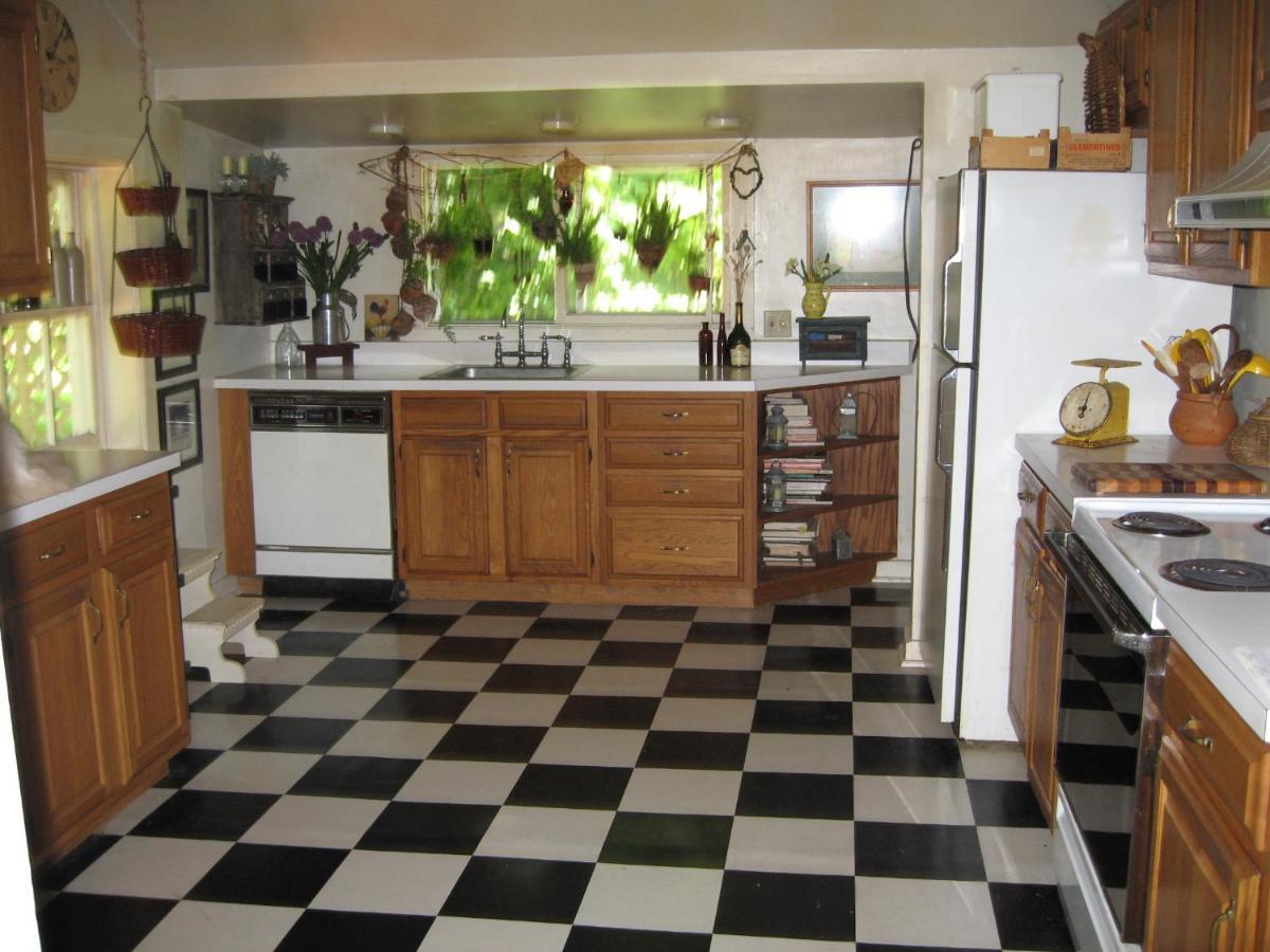 B&B On Seven Acres With Private Bed & Bath Clinton Corners Экстерьер фото